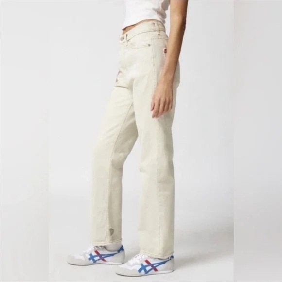URBAN OUTFITTERS BDG High Waisted Cowboy Jeans in Cream - Picture 3 of 10
